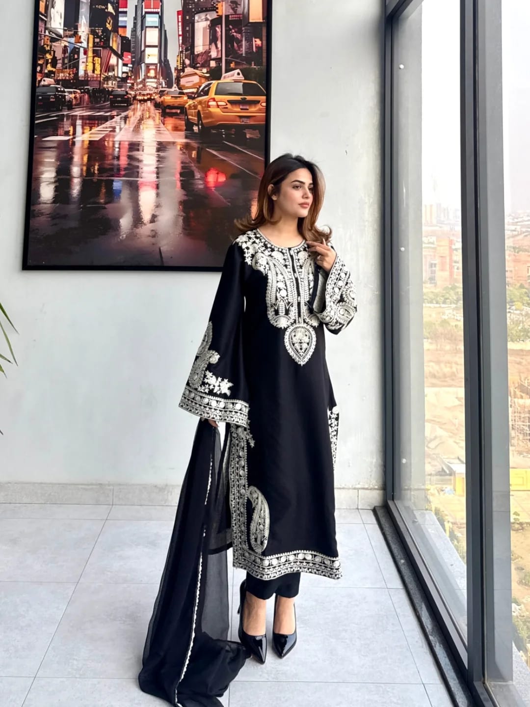 Onyx Grace Embroidered 2-Piece Suit