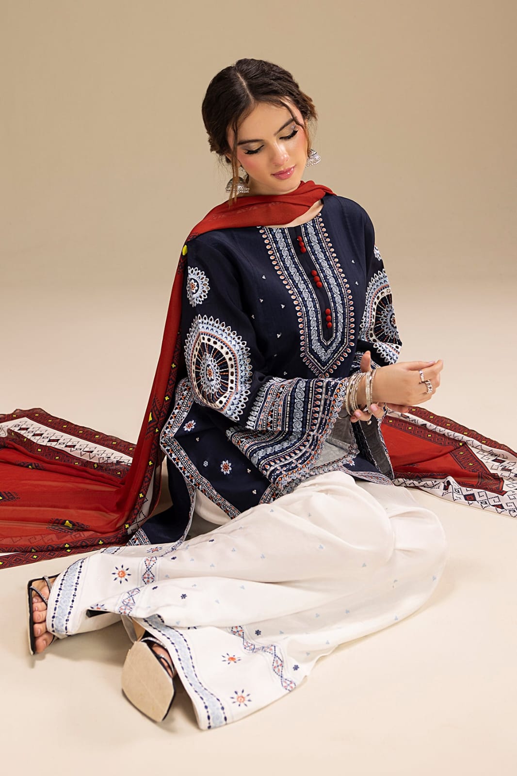 Jazmin – Premium Embroidered 3-Piece Traditional Suit