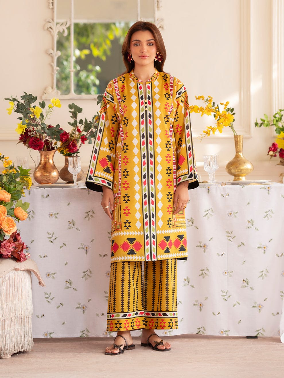 Mahnur Noir  Printed Lawn Suit